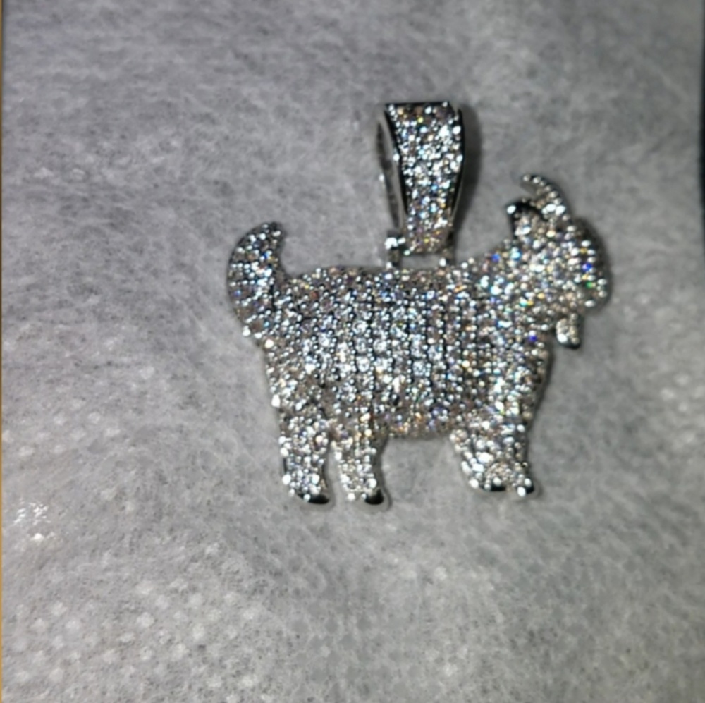🔥Iced Out Custom The Goat Pendant🔥 - Picture 2 of 3